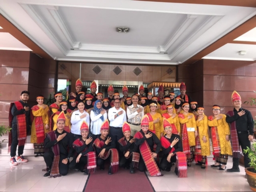 Tim Paduan Suara RSUD CAM Kota Bekasi Juara Kesatu