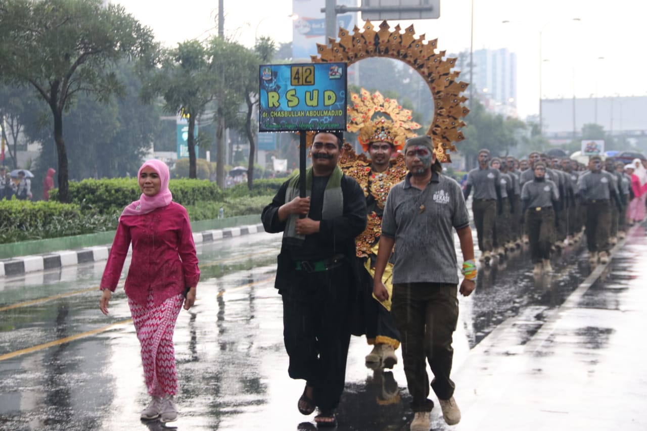 Peserta Defile RSUD CAM Kota Bekasi Pada HUT Kota Bekasi Ke-22