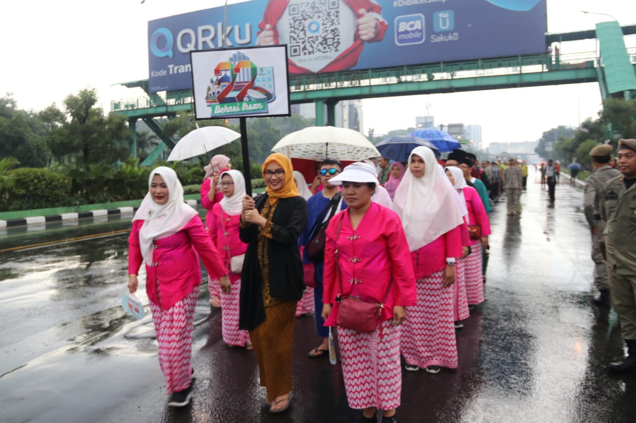 Peserta Defile RSUD CAM Kota Bekasi Pada HUT Kota Bekasi Ke-22