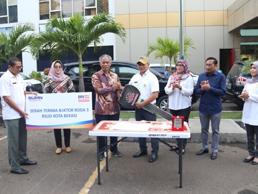 BRI Hibahkan Baktor Untuk RSUD dr. Chasbullah Abdulmadjid